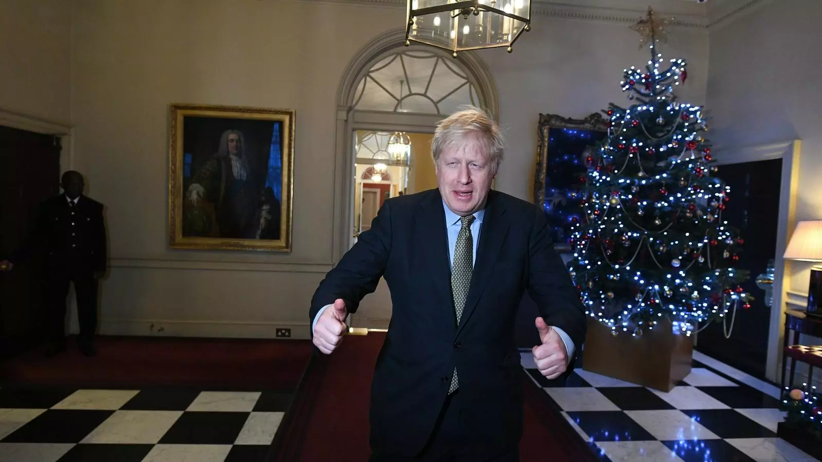 El primer ministre britànic, Boris Johnson, al 10 de Downing Street aquest divendres al matí