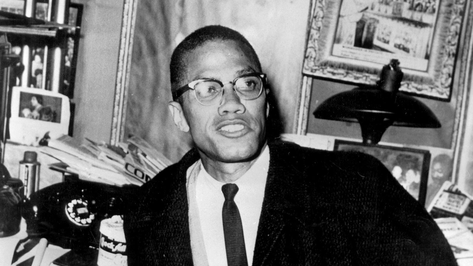 Malcolm X en una fotografia d'arxiu.