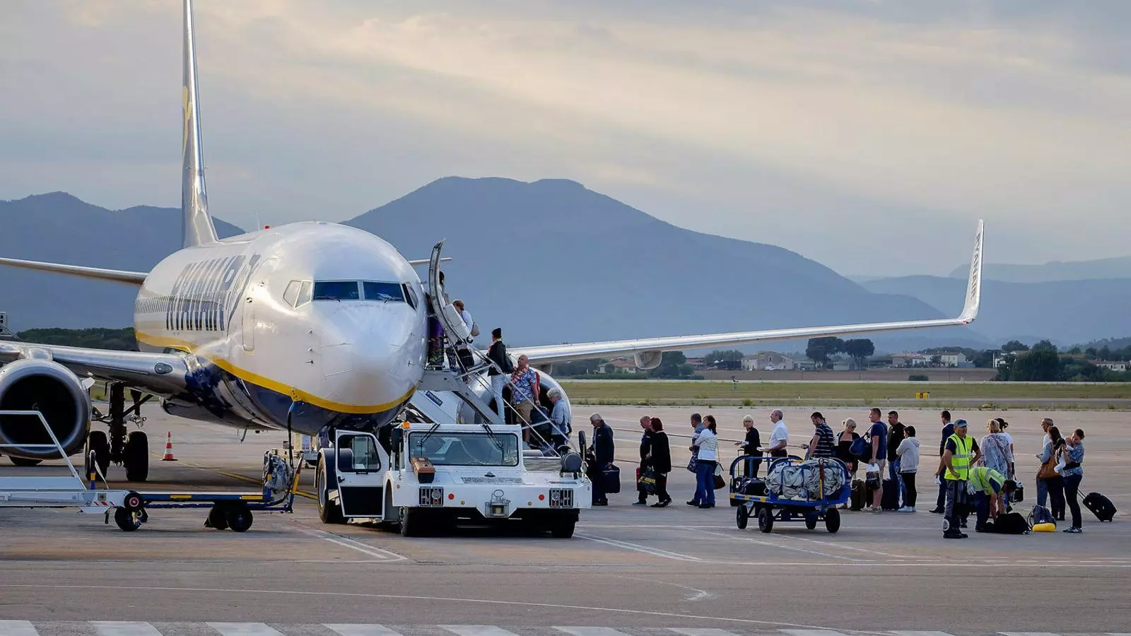Un avió de Ryanair a la base que l’aerolínia té a Girona i que tancarà el 8 de gener.