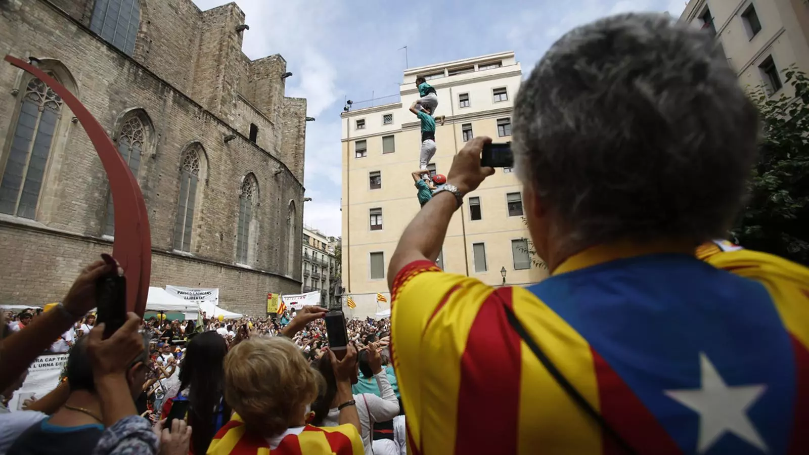 Ambient al Fossar de les moreres, a Barcelona. PERE TORDERA