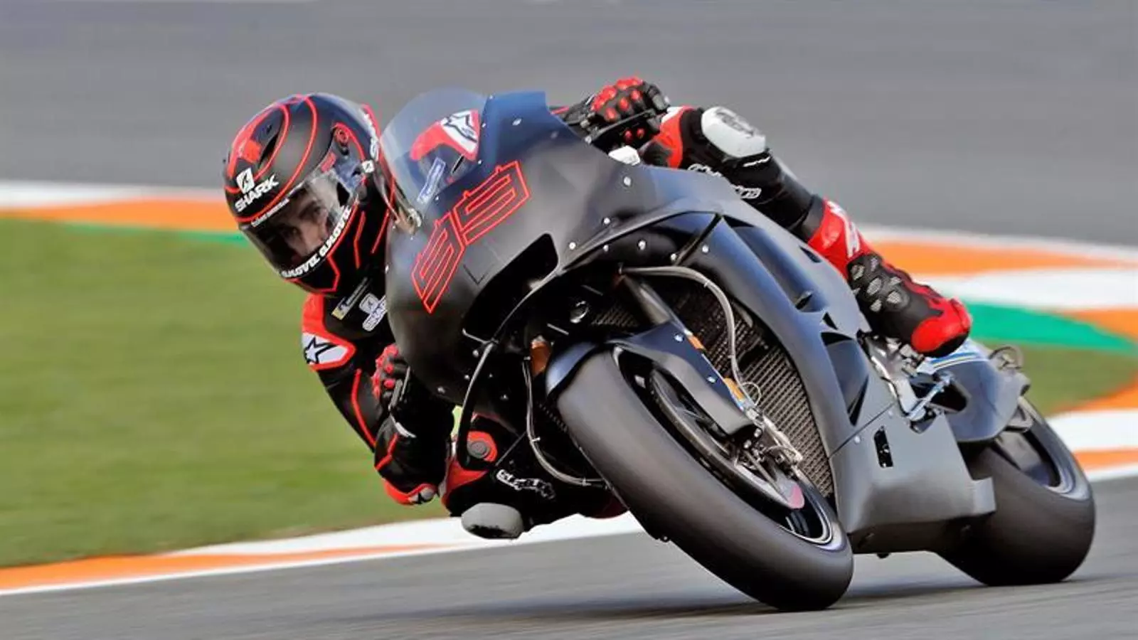 Jorge Lorenzo debuta amb Honda amb un temps discret als primers entrenaments de la temporada