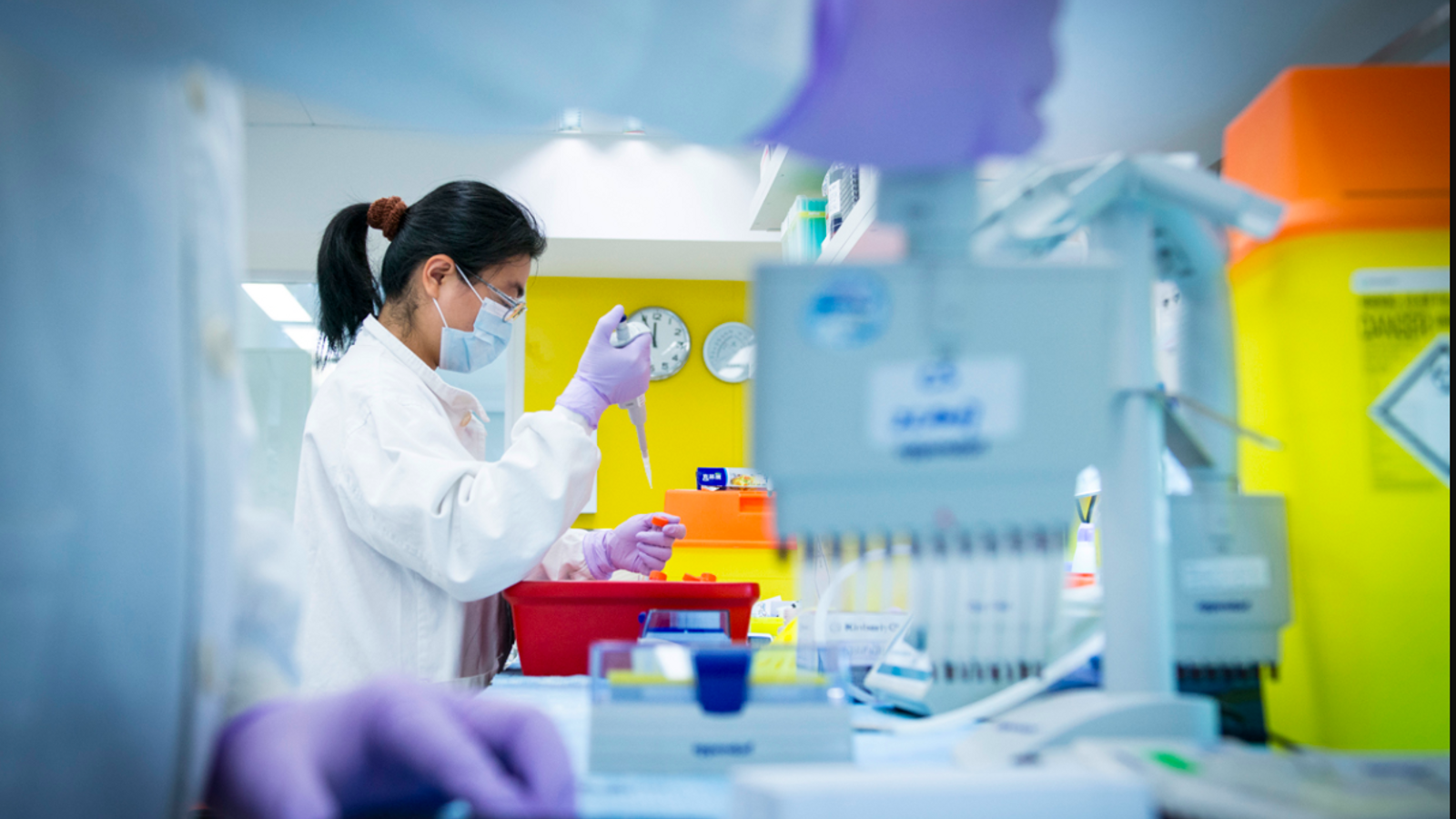 Imatge d'un dels laboratoris d'investigació d'AstraZeneca a Cambridge / AZ