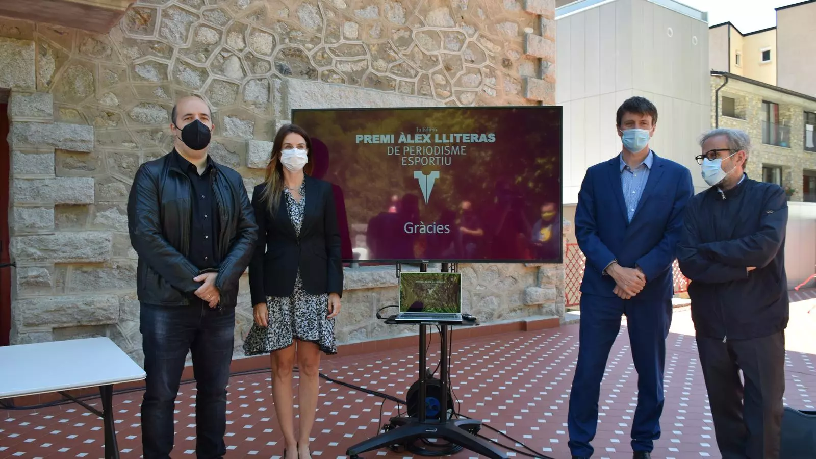 El president del MoraBanc Andorra, Gorka Aixàs; la ministra de Cultura i Esports, Sílvia Riva; el director d'RTVA, Xavier Mujal; i el director general del Diari d'Andorra, Ignasi de Planell, durant la presentació del premi
