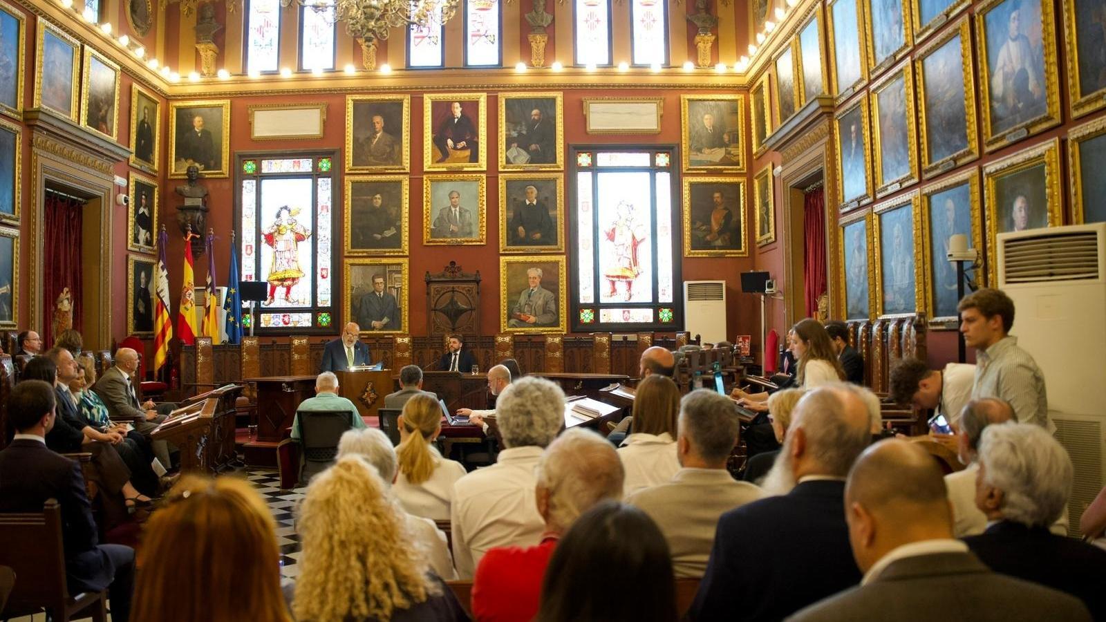 La sala de plens de Cort aquest dillunts durant el debat.