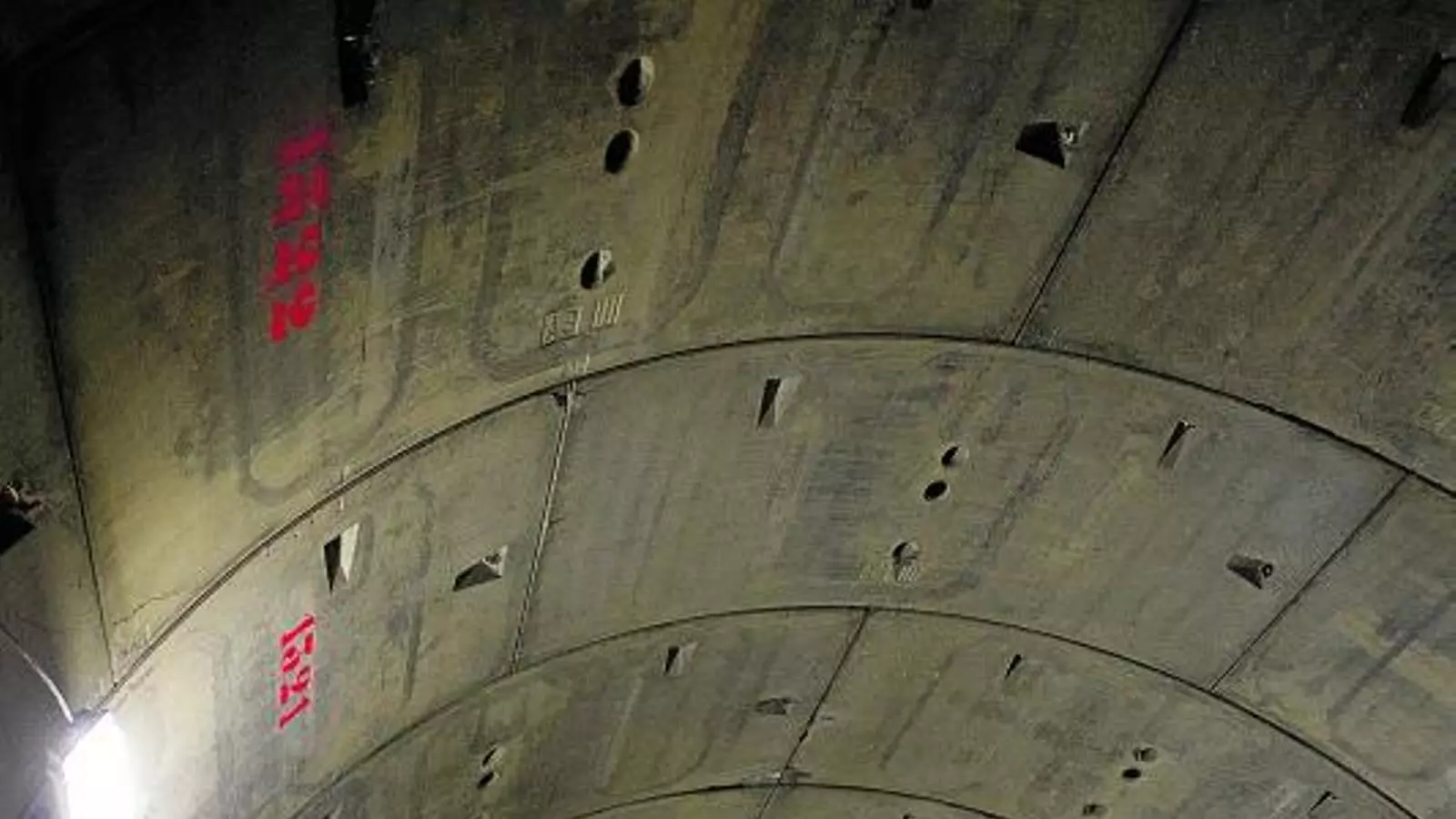 TUNELADORES ATURADES Obres a l'estació de la línia 9 del metro al parc de negocis Mas Blau, al Prat de Llobregat. Les tres tuneladores de la L9 ara estan aturades.