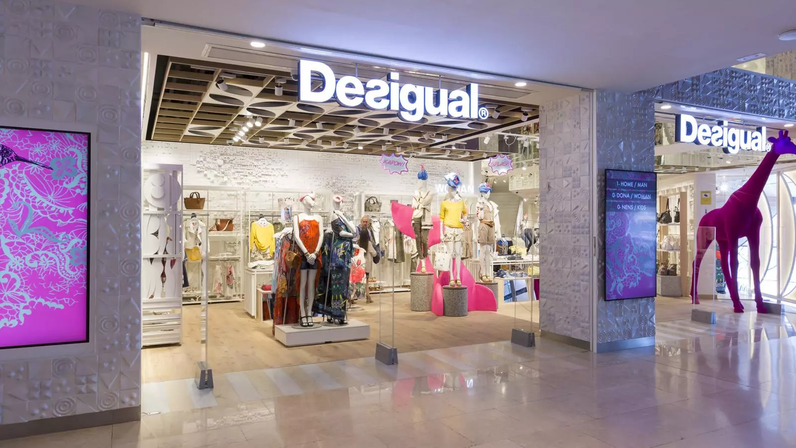 Una de les botigues amb el nou disseny de Desigual.