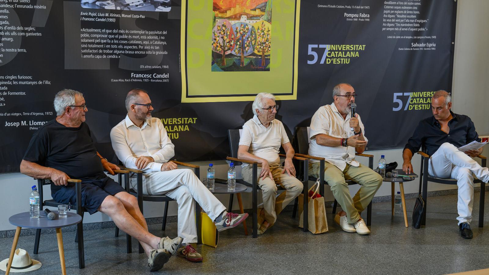 The mayor of Elna, Nicolau Garcia; lawyer Mateu Pons; the deputy mayor of Elna, Pere Manzanares; the mayor of Tarerac, Joan Lluís Salies; and lawyer Josep Costa.