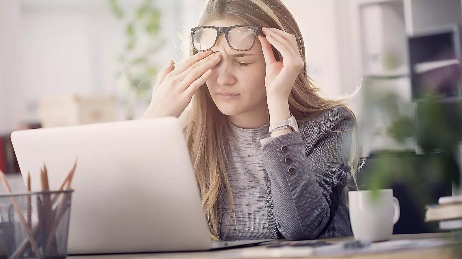 La falta de temps genera frustració per no poder arribar a complir les nostres obligacions professionals.