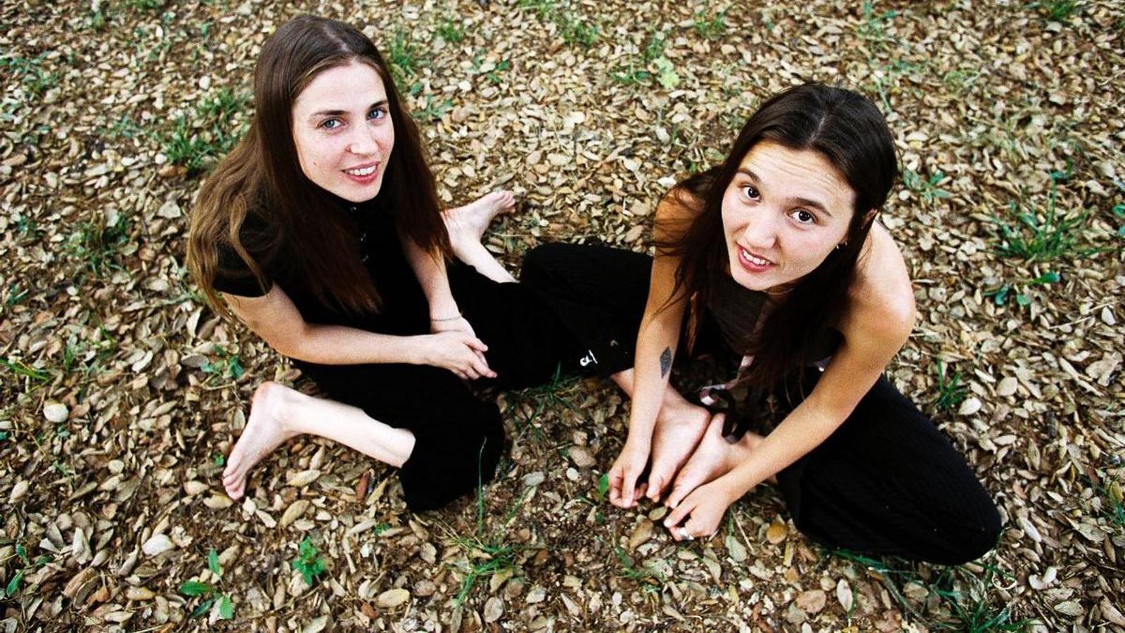 Lucía Fumero and Rita Payés in a promotional image.