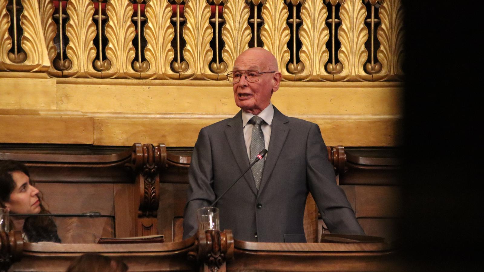 Former Barcelona City Councillor Lluís Rabell, bidding farewell to the plenary session this Friday.