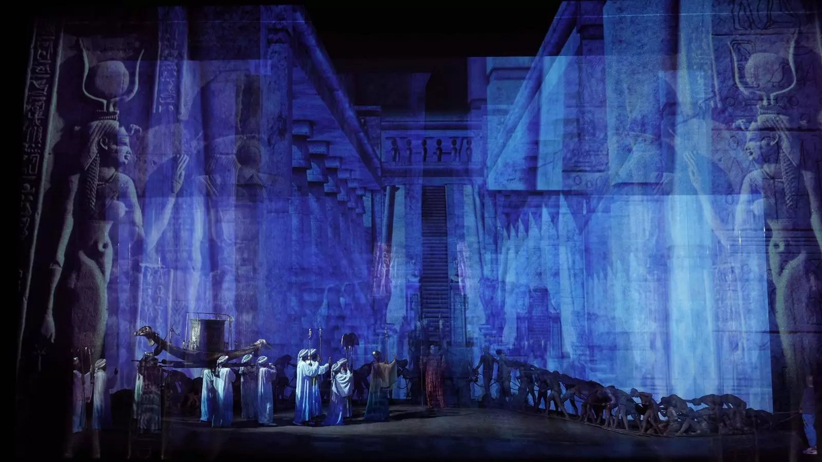 Inici espectacular d’Aida al Real.