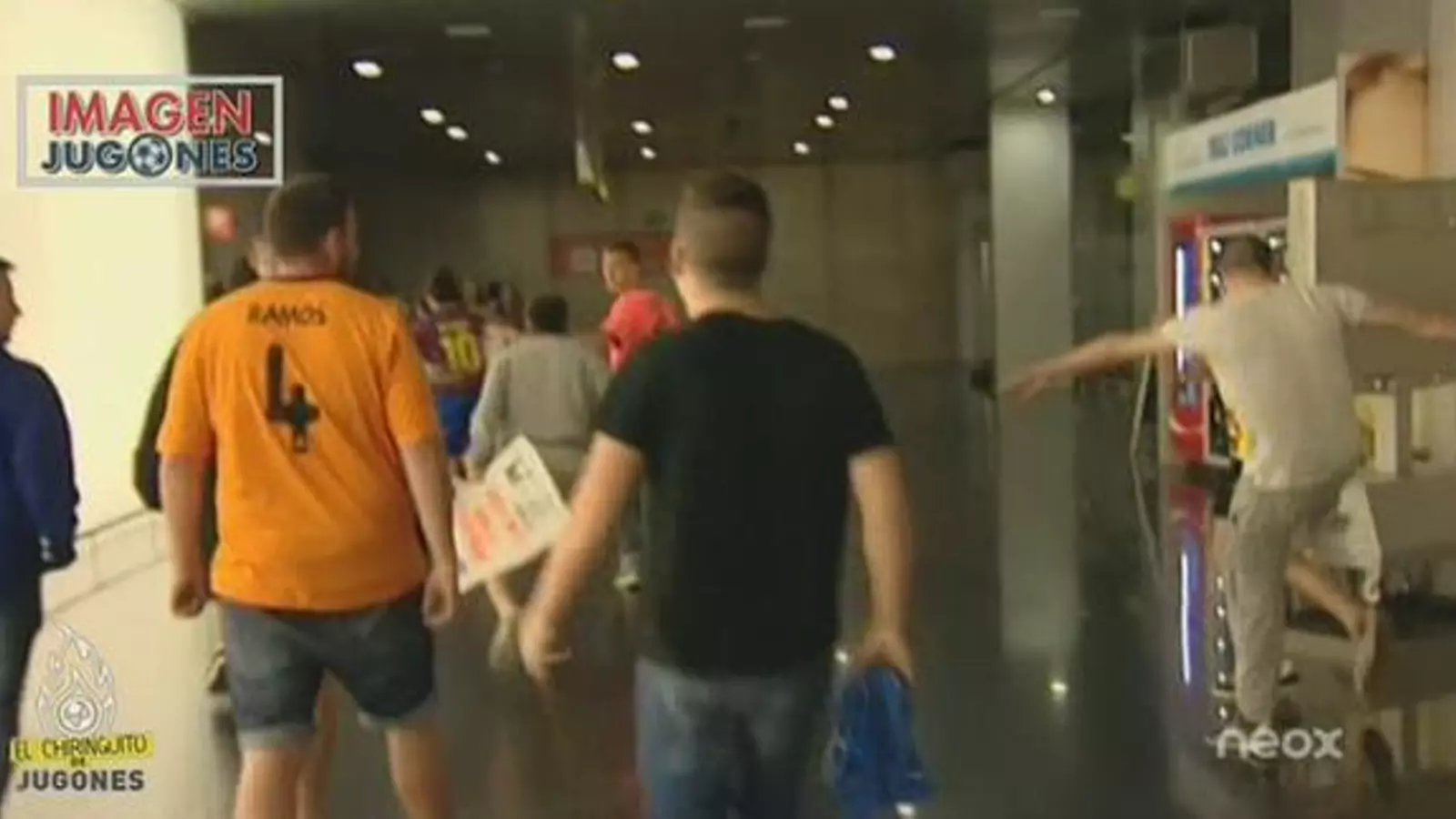Agressió a aficionats del Barça a l'aeroport