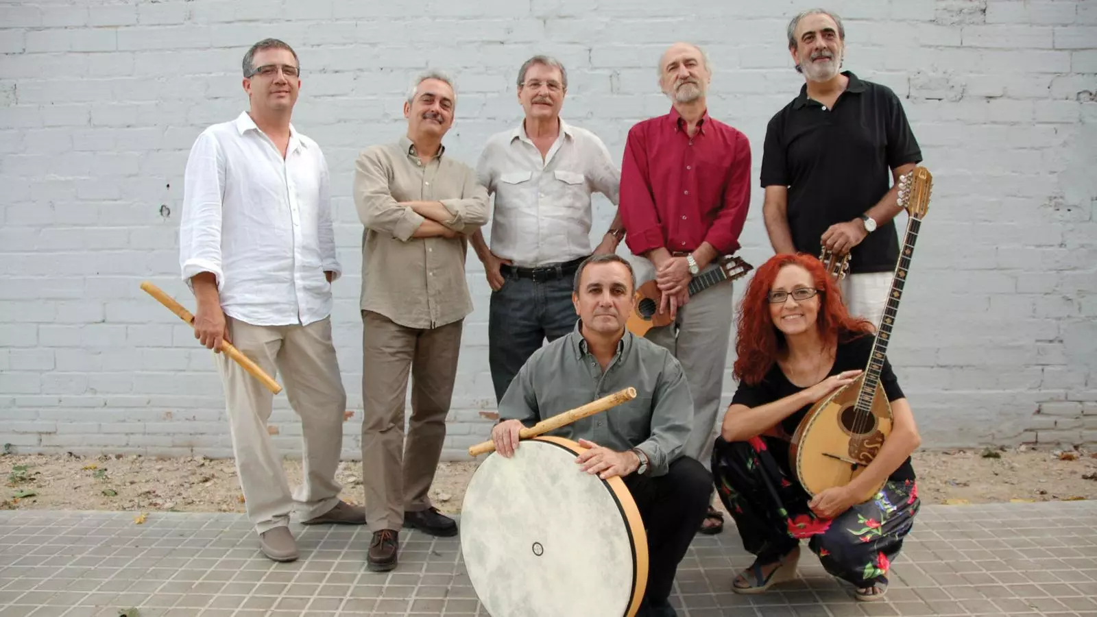 L'ÚLTIMA FORMACIÓ D'AL TALL
Robert Moreno, Jordi Reig, Vicent Torrent, Xavier Ahuir, Manuel Miralles (drets), Enric Banyul i Maribel Crespo (ajupits). A L'Auditori de Barcelona tindran la companyia d'una colla de convidats especials.