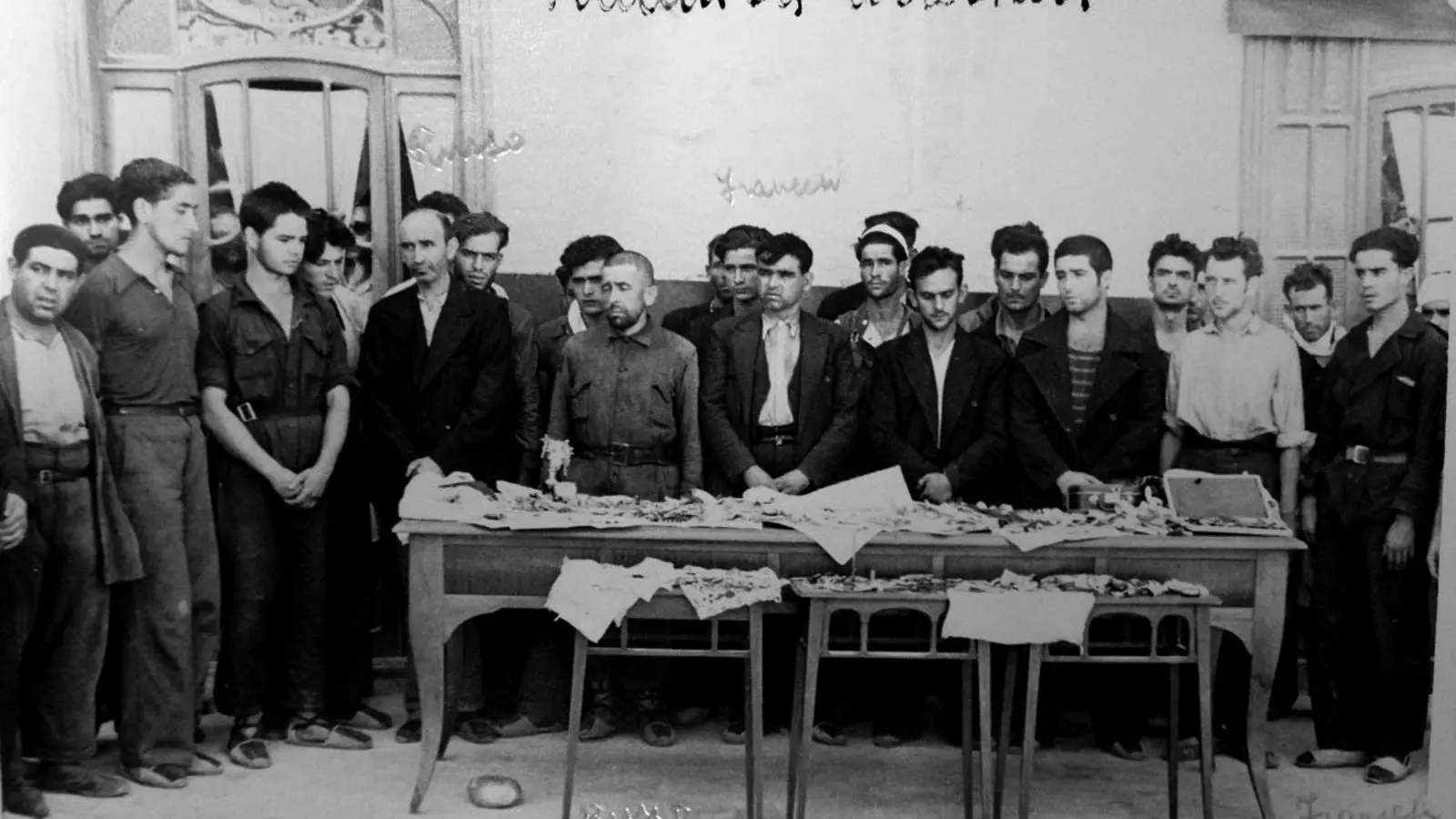 Milicians de l’expedició de Bayo fets presoners a l’Escola Graduada de Manacor.