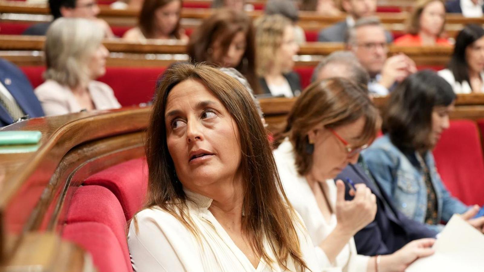 The Minister of Education, Esther Niubó, in the plenary session of the Parliament