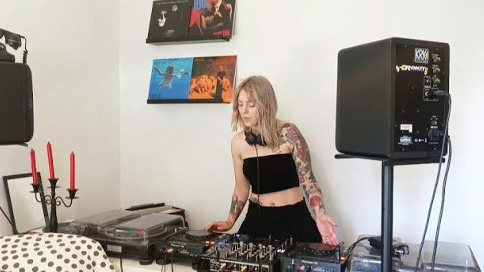 La DJ, anteriormente trabajaba con el nombre de Eclectica y ahora vuelve a ser Marga VM