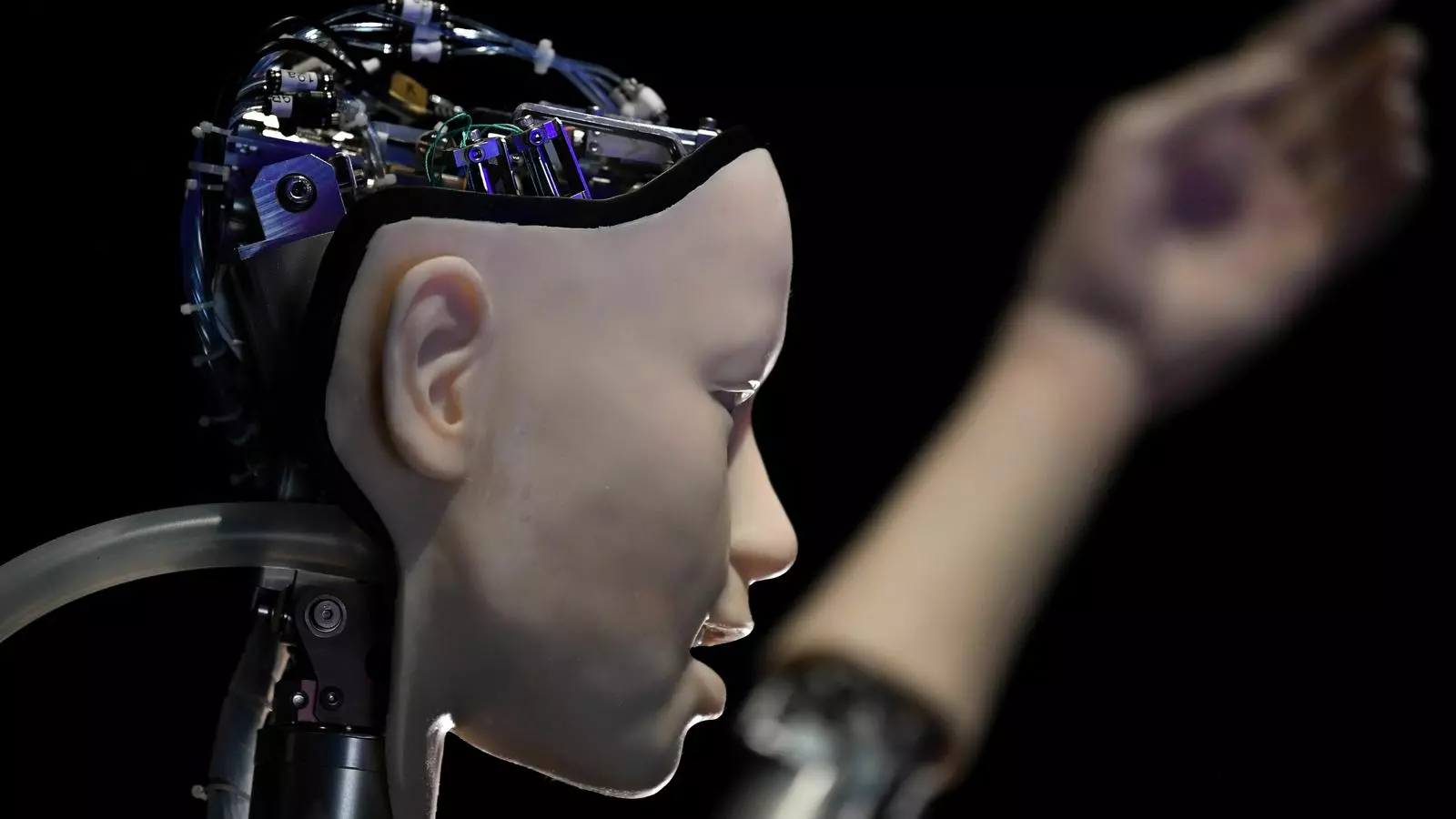 Robot a l'exposició "AI: More than Human", inaugurada al Barbican Centre, a Londres, el maig del 2019.