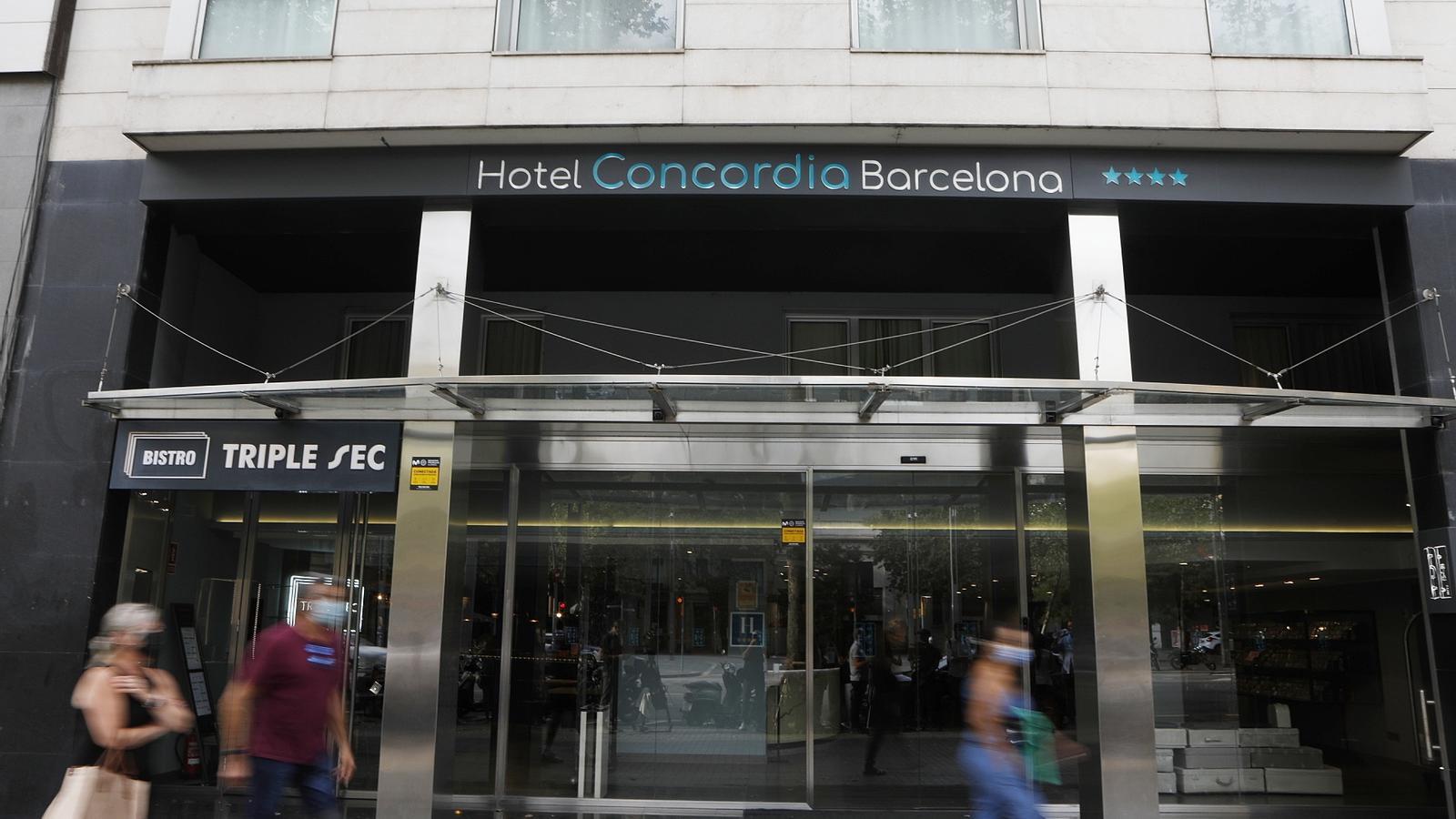 El hotel Concordia de Barcelona, donde los Mossos han encontrado el cuerpo de un menor