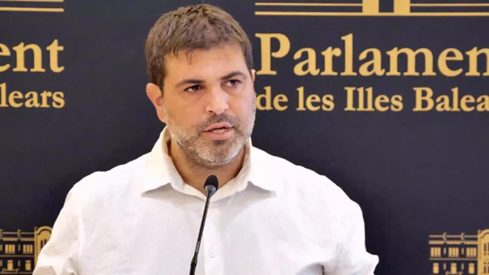 El portaveu de MÉSn per Mallorca, Josep Ferrà, en el Parlament.