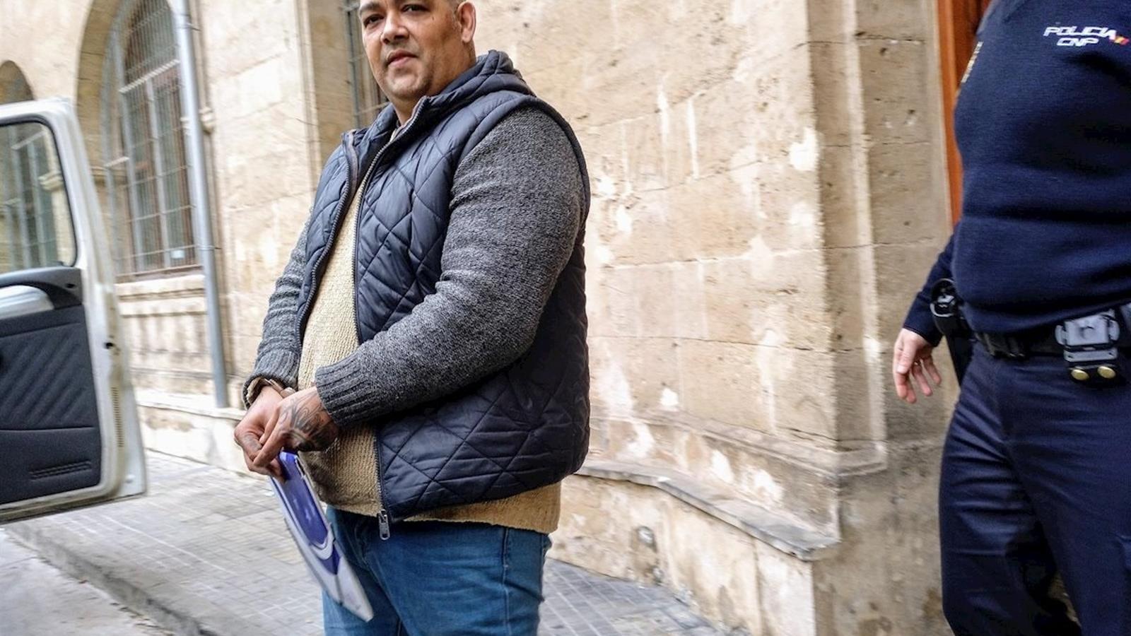 Francisco Tomás Fernández Cortés, der Ico, vor den Gerichten von Palma.