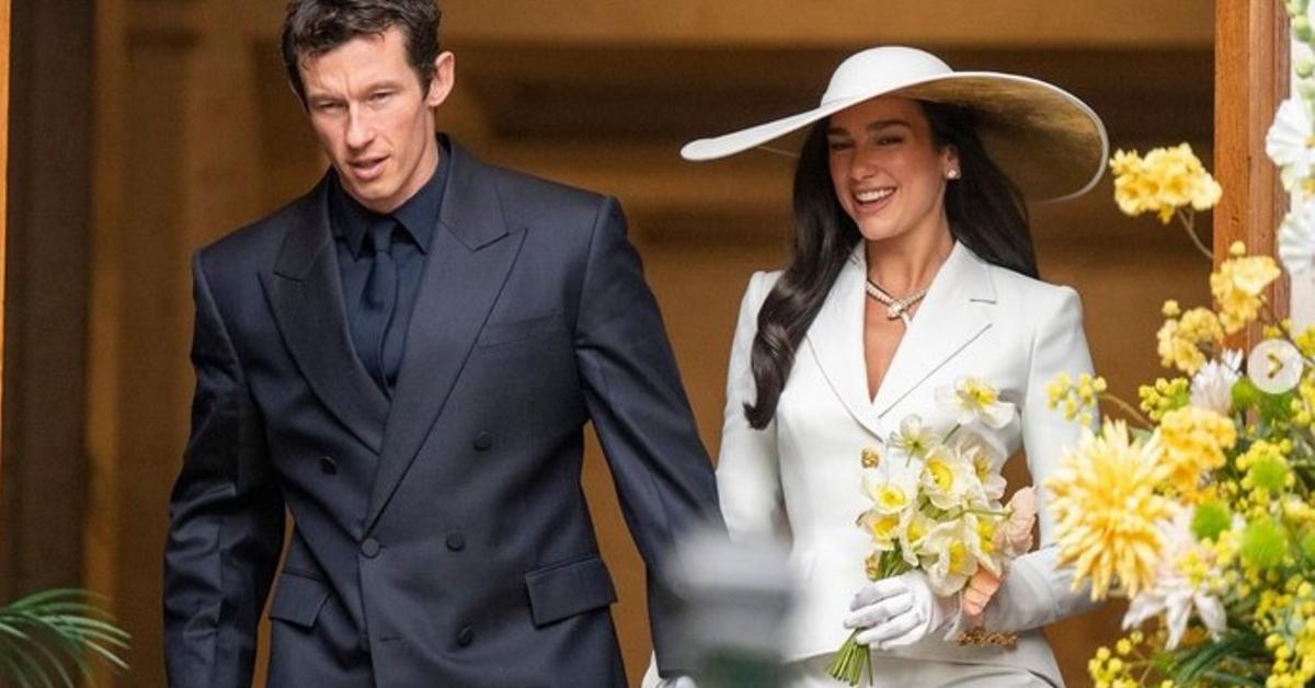 La cantant Dua Lipa s'ha casat aquest diumenge amb l'actor Callum Turner a Londres en una cerimònia on només han assistit familiars i vuit dels amics més íntims ...
