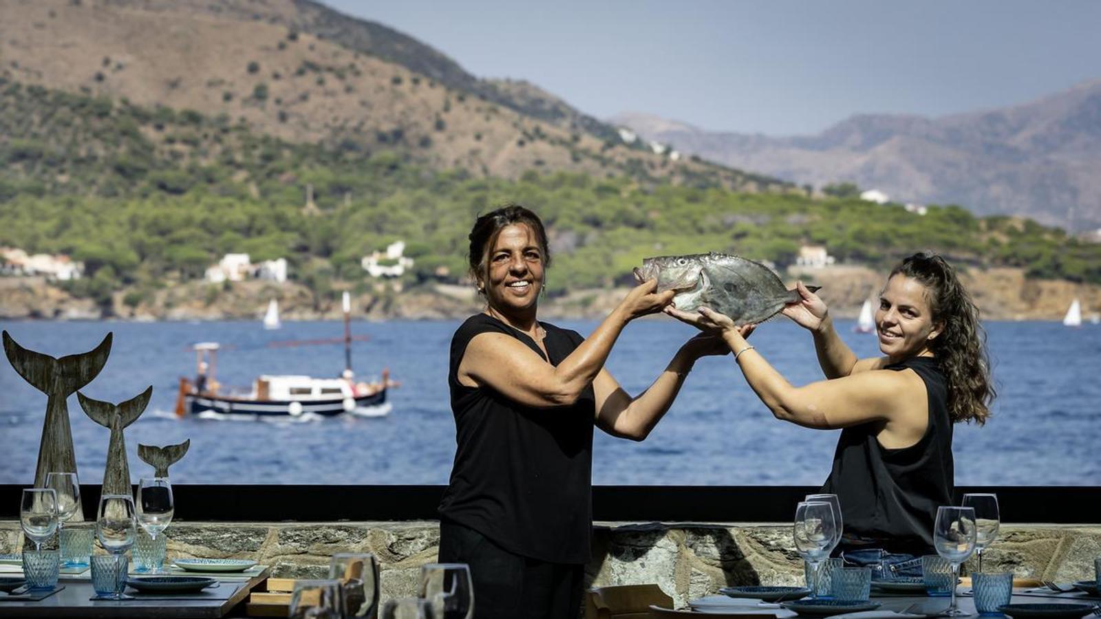 Cristina and Anna on the restaurant terrace.