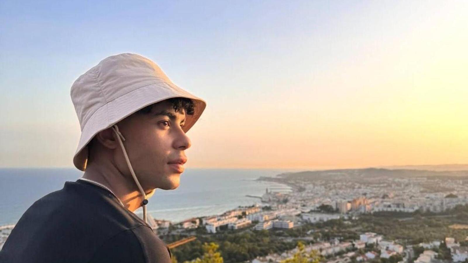 En Naim Smaili en el mirador de Sitges