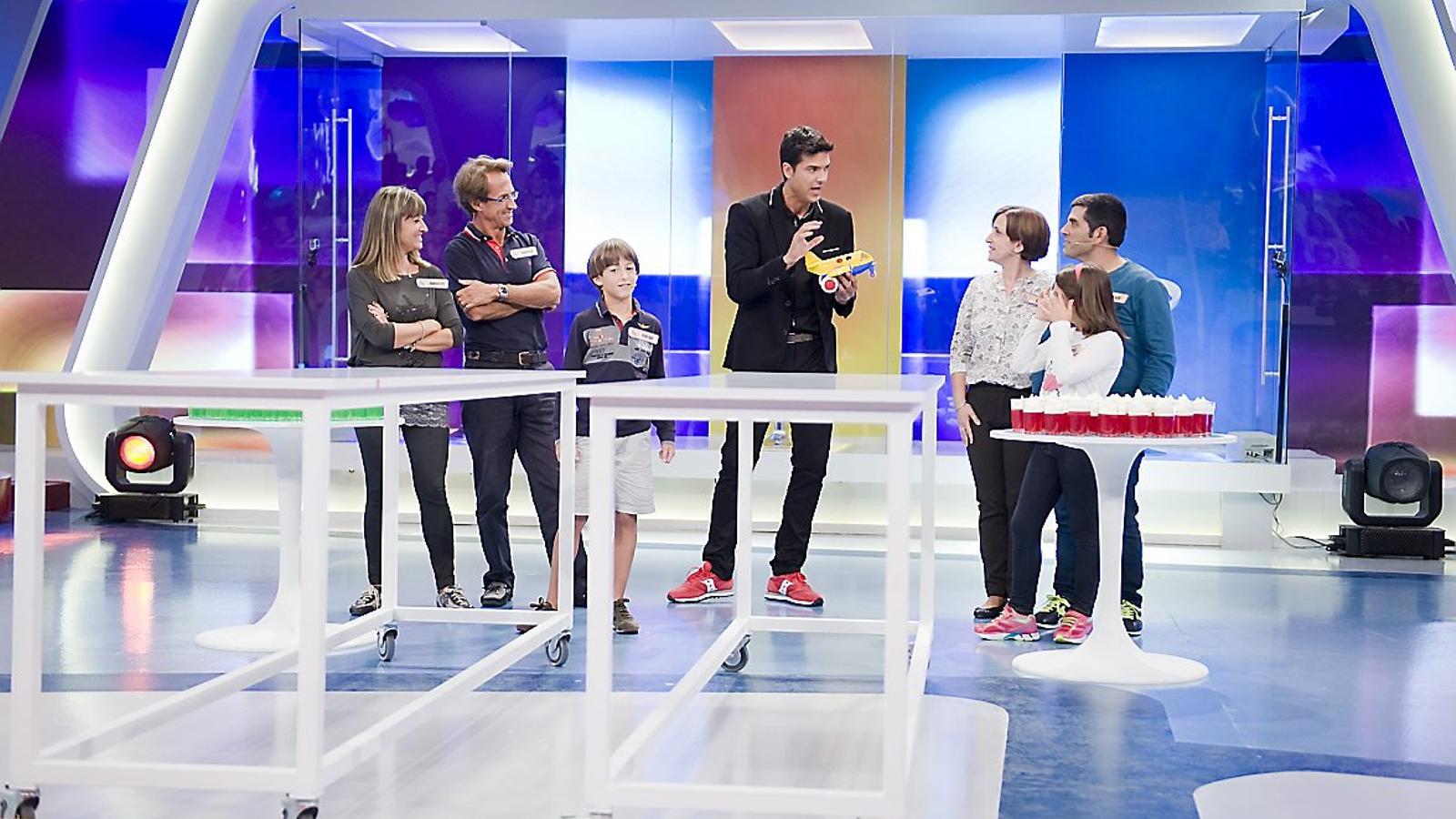 Després de presentar La partida, Javier Estrada es fa càrrec d’un altre concurs, en aquest cas a La 1, que posarà a prova les habilitats de tres famílies.