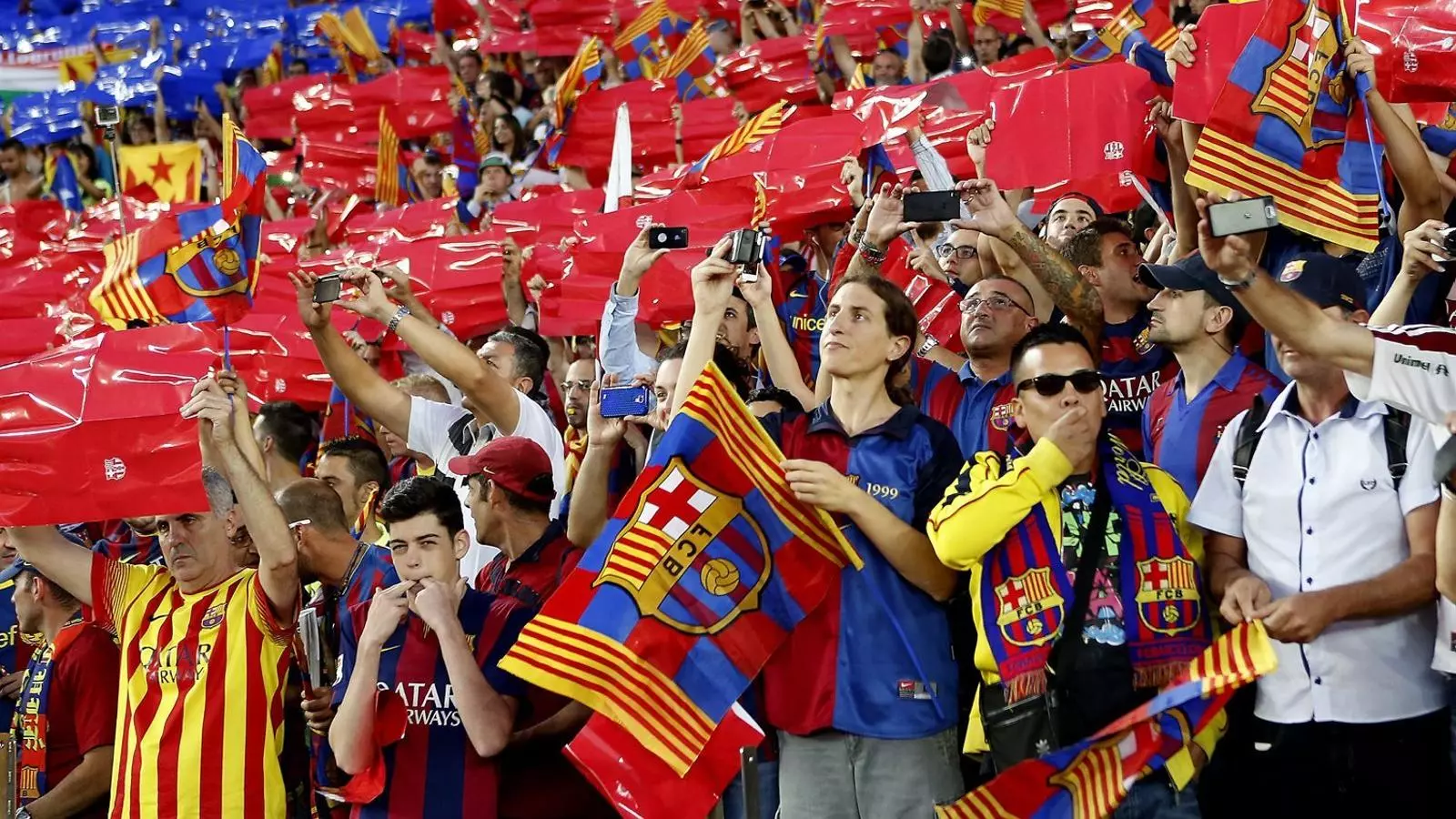 Aficionats del Barça durant la xiulada a l’himne.