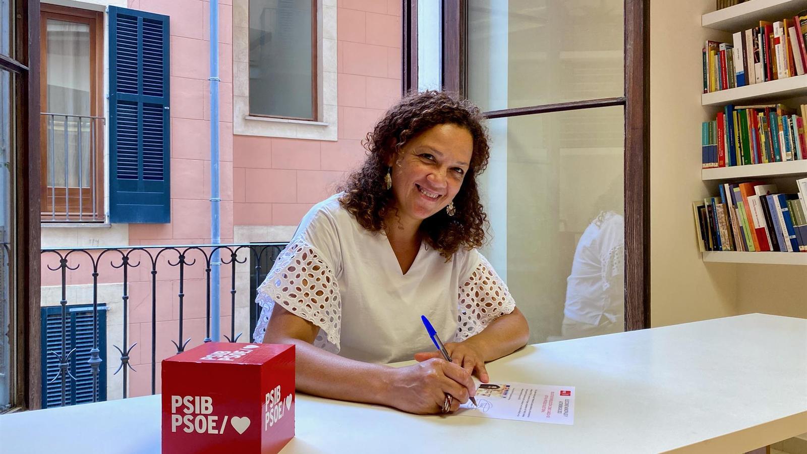 Cladera, en l'anunci de la seva candidatura a la seu del PSIB a Palma.