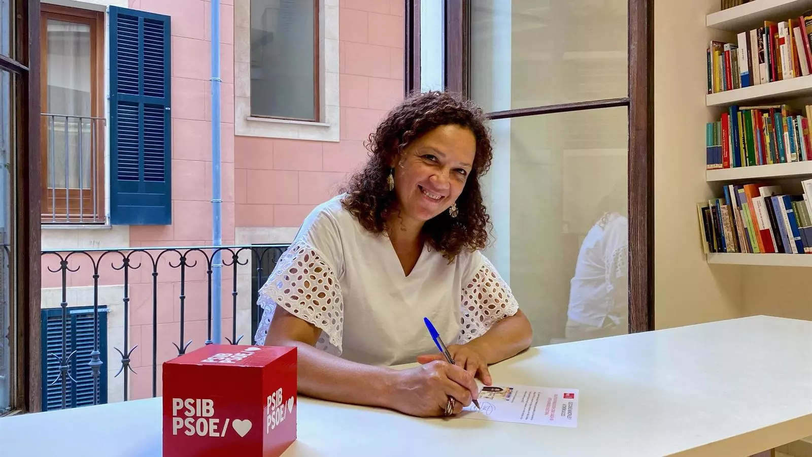 Cladera, en l'anunci de la seva candidatura a la seu del PSIB a Palma.