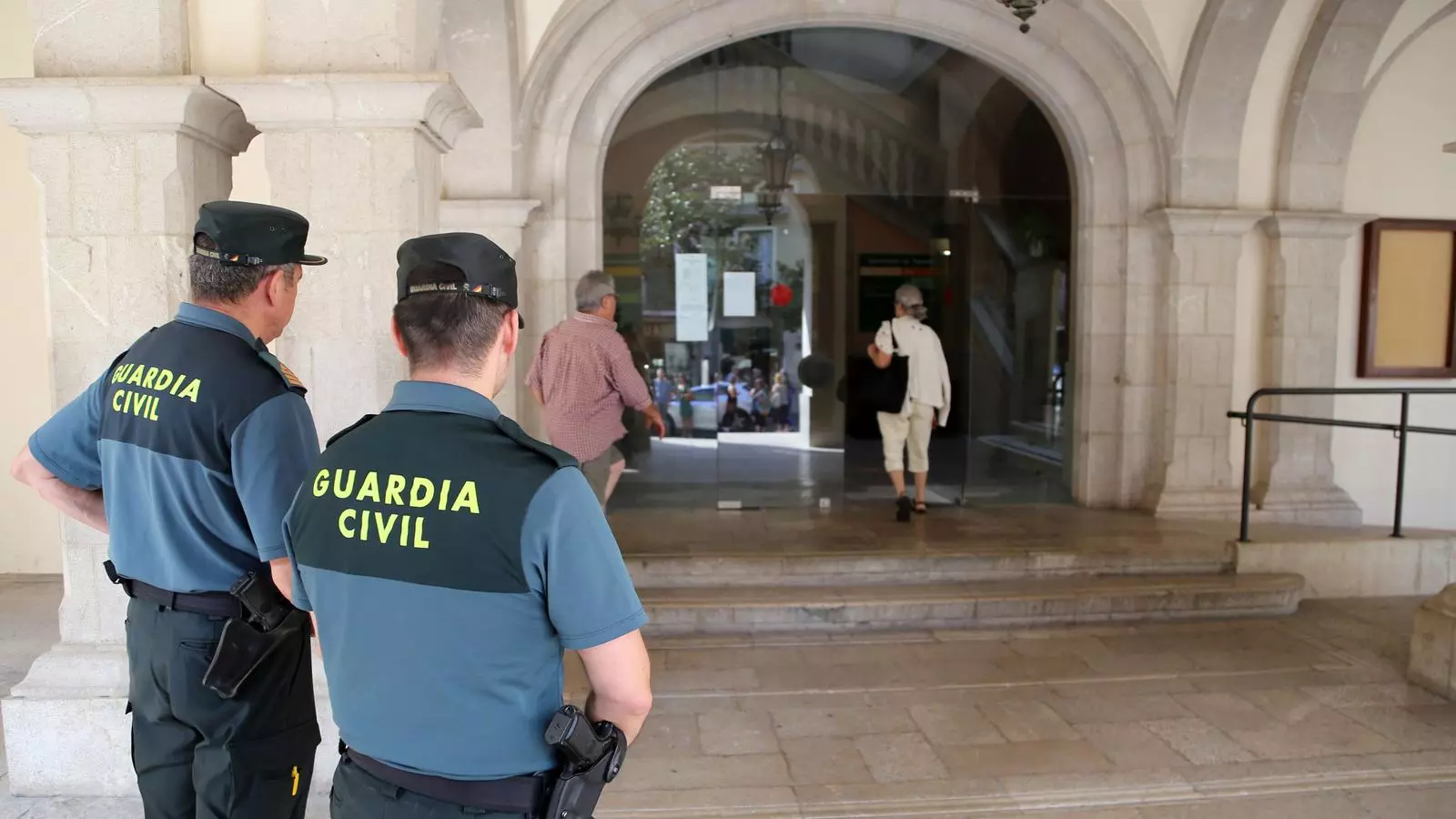 Registre de la Guàrdia Civil a l'Ajuntament de Figueres el 2015.