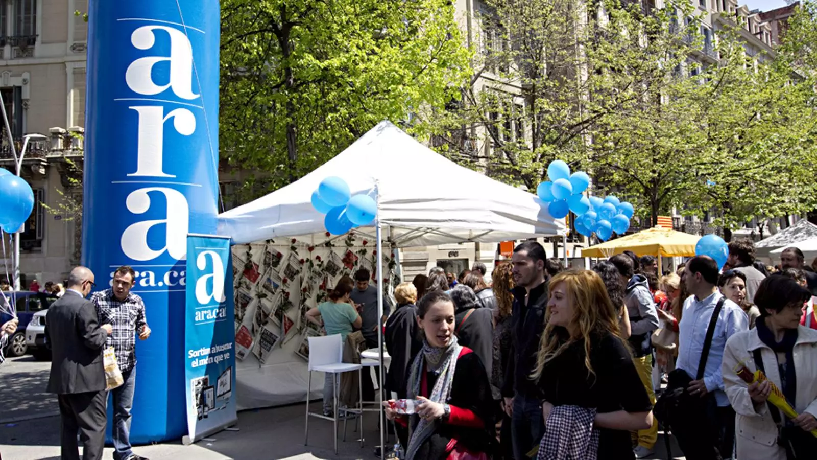 Sant Jordi 2013, estand de l'ARA / FRANCESC MELCION