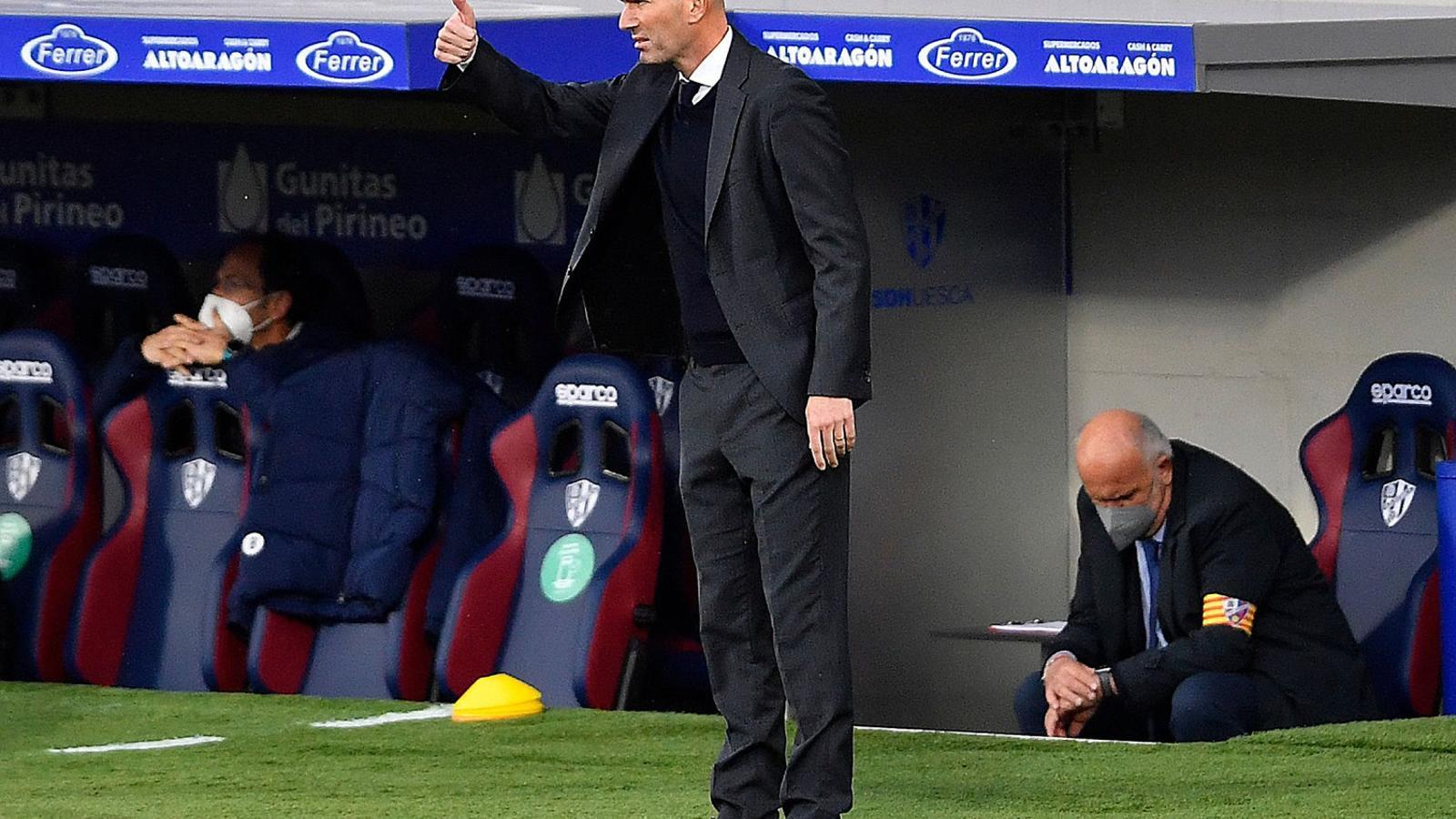 Zinedine Zidane, entrenador del Madrid, a Osca.