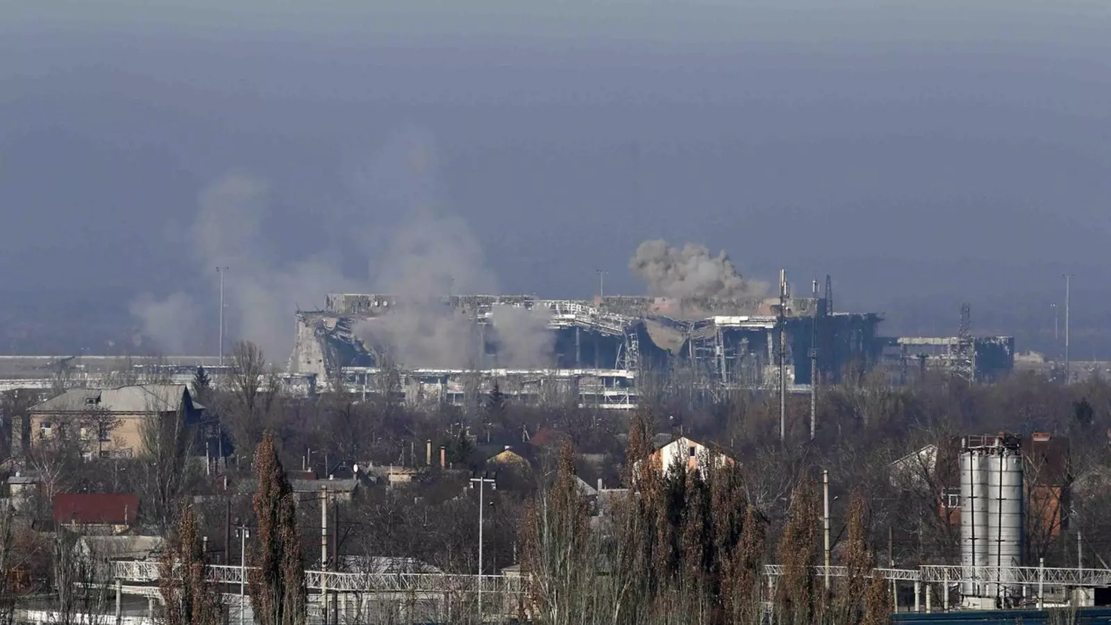 L'aeroport de Donetsk és, des de fa setmanes, objectiu d'enfrontaments armats entre les forces ucraïneses i els separatistes pro-russos. MAXIM ZMEYEV / REUTERS