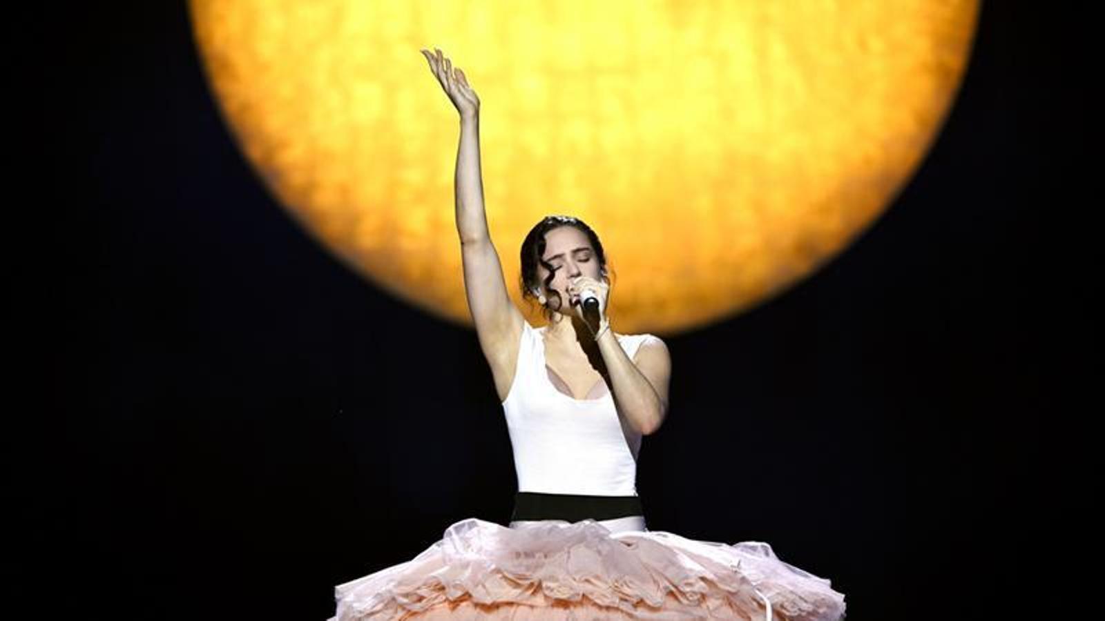 Rosalía in Lyon at the first concert of the Lux album tour