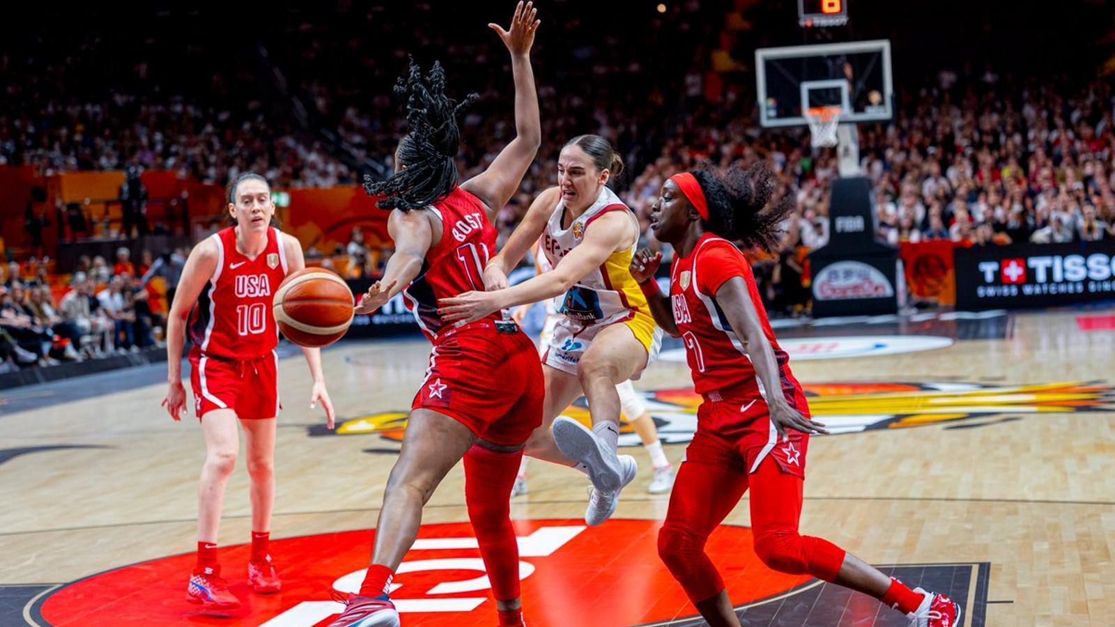 Iyana Martín, in action.