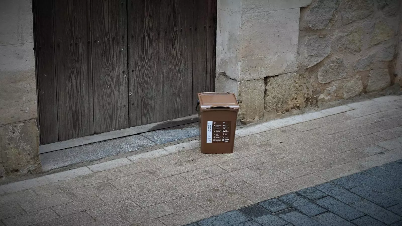 Poal per la fracció d'orgànic per a la recollida selectiva a Manacor