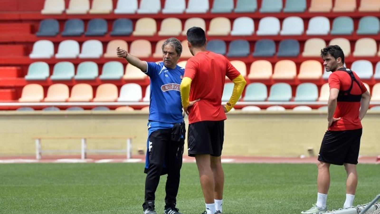 L'entrenador del Reus Deportiu, Natxo González, en un entrenament.