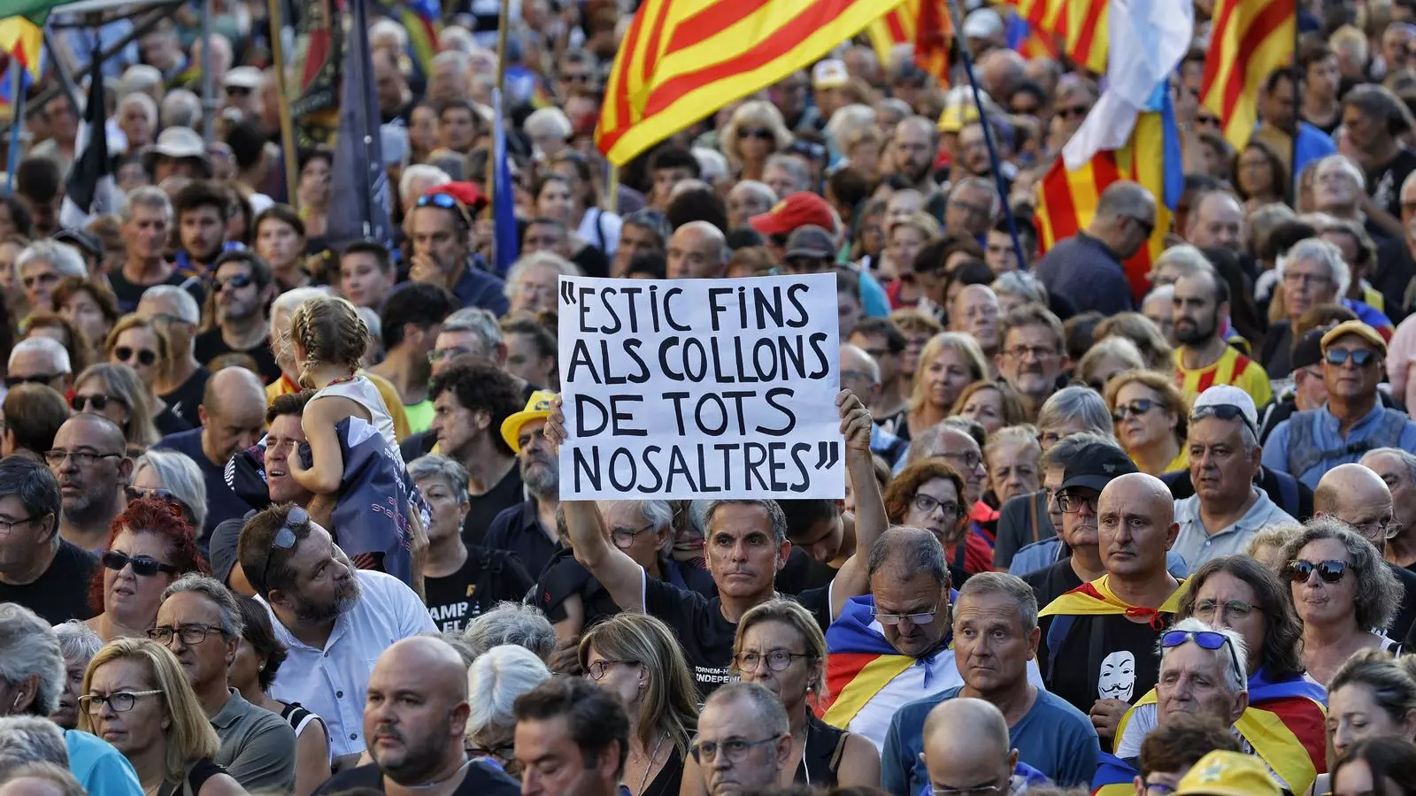 Un detall de la manifestació d'aquesta tarda als carrers de Barcelona