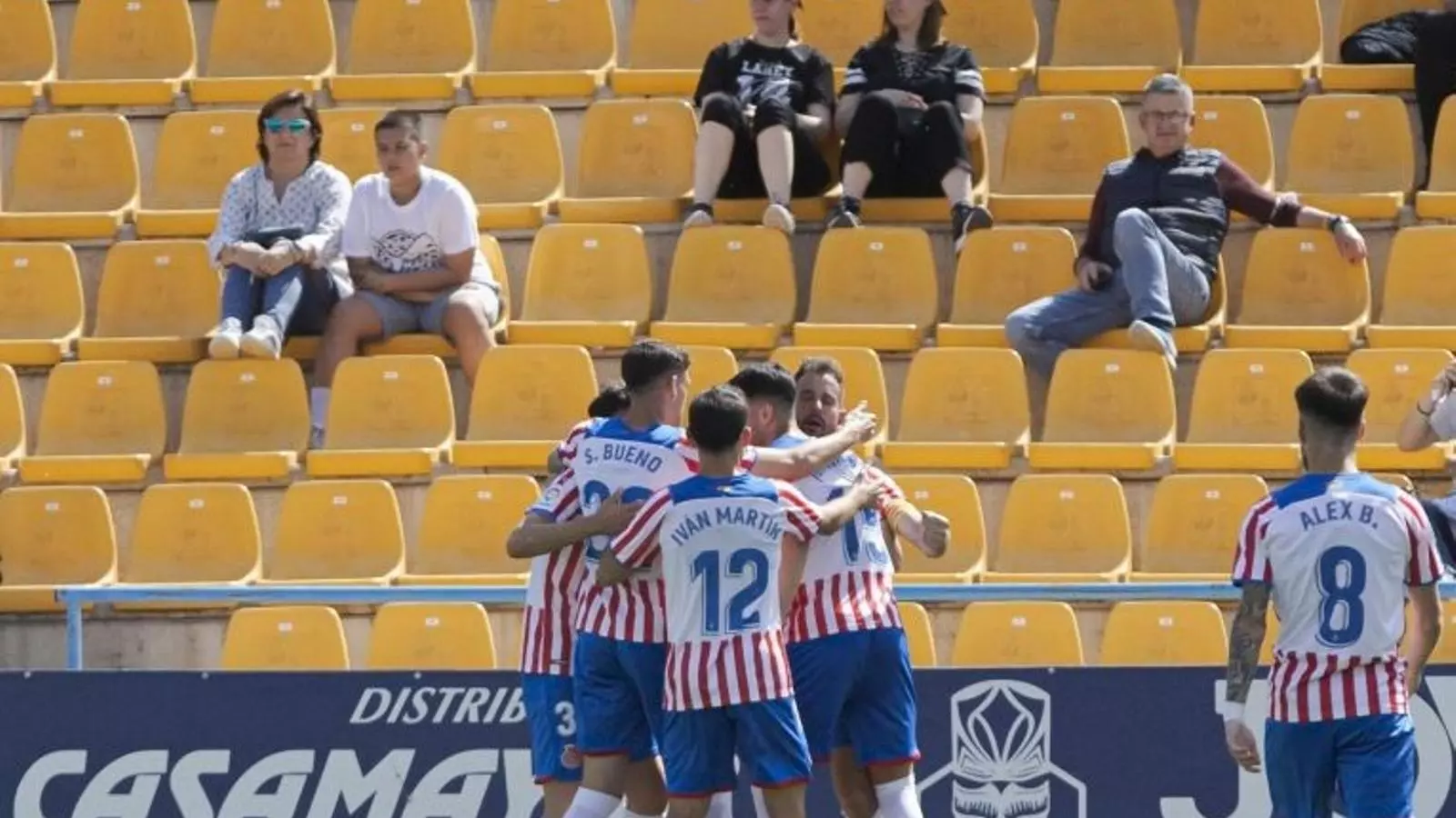 Els jugadors del Girona celebrant el gol de Stuani