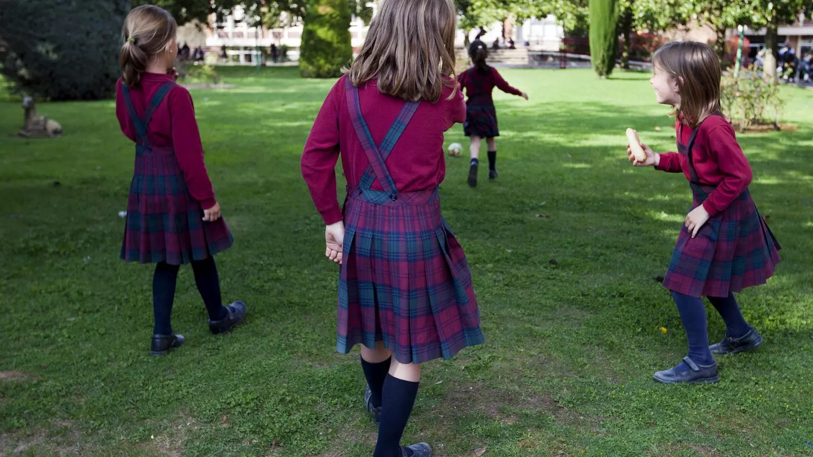 L'escola La Vall de Bellaterra és només de nenes. És un dels 17 centres diferenciats catalans.