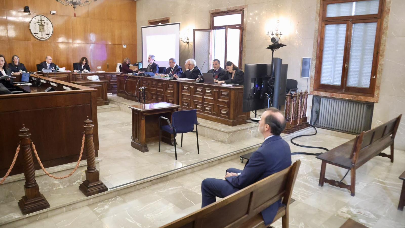 Gabriel Le Senne al banc dels acusats.