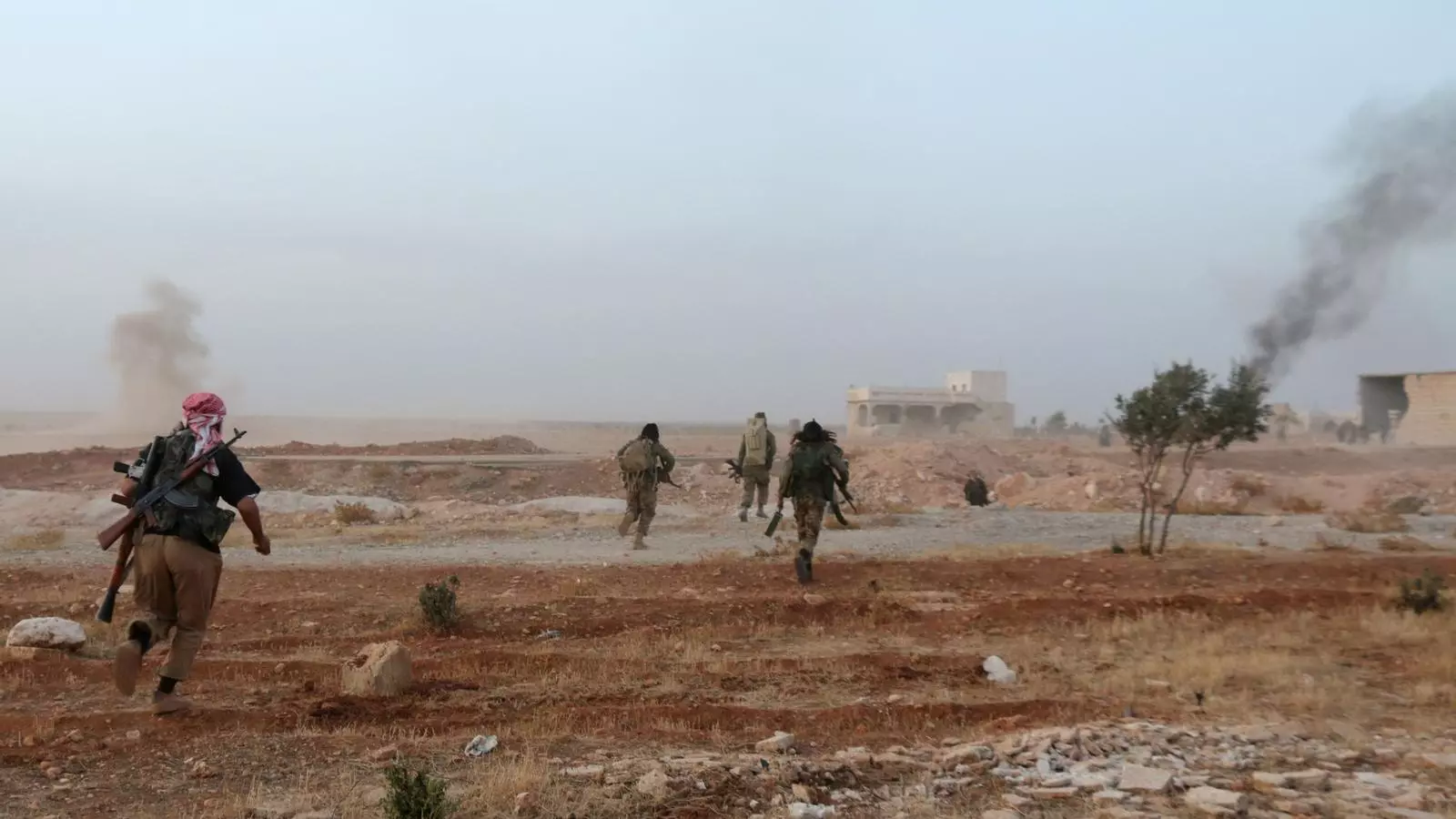 Rebels sirians corren a 24km d'Alep. AFP