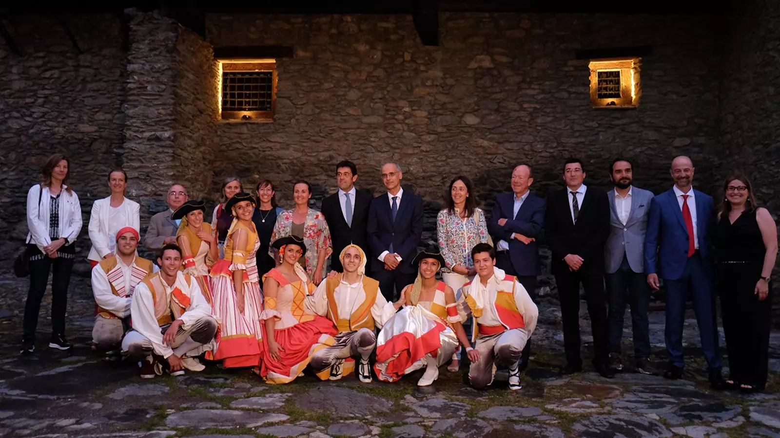 Inauguració de l'enllumenat de Casa Rossell. / M. T. (ANA)