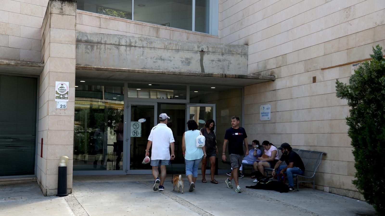 El Servei de Salut sólo ha podido cubrir tres de las 17 plazas de médicos de refuerzo en Mallorca.