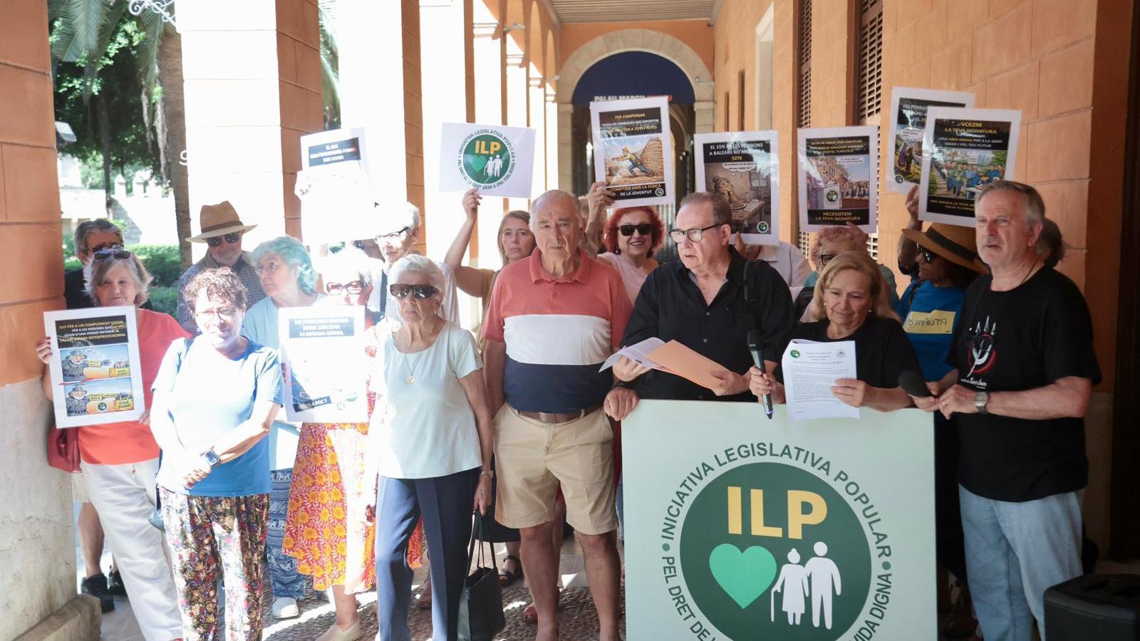 Protesta dels membres de la Coordinadora a les portes del Parlament