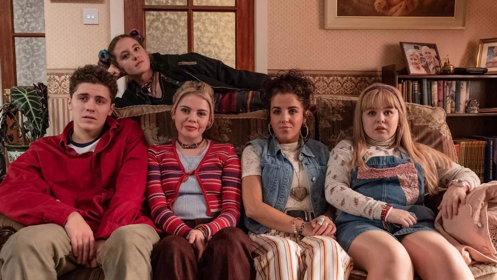 El regreso de 'Derry Girls' es uno de los platos fuertes de este mes