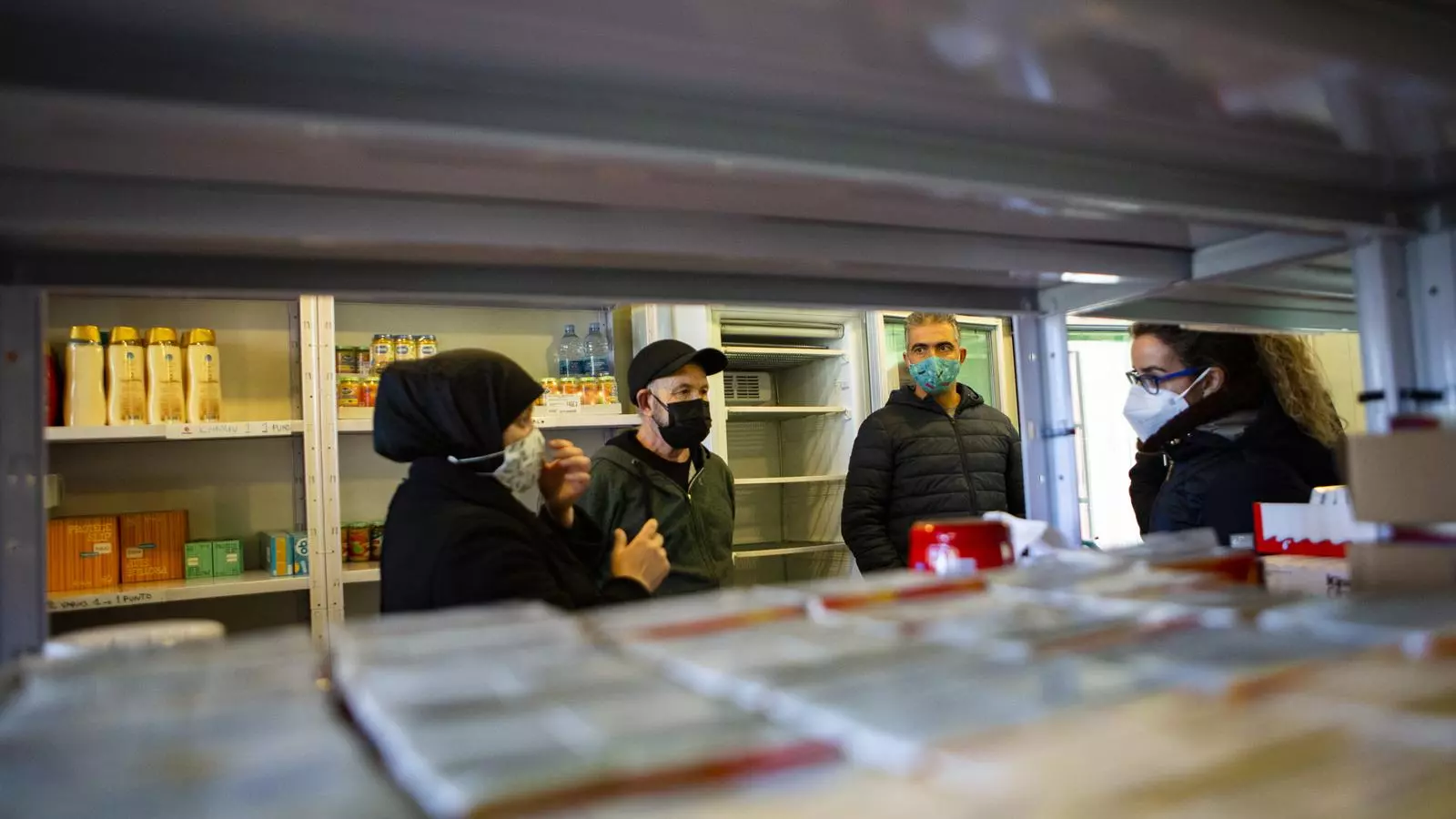 Voluntarios del banco de alimentos al barrio tarraconense de Camp Clar, en una imagen de archivo
