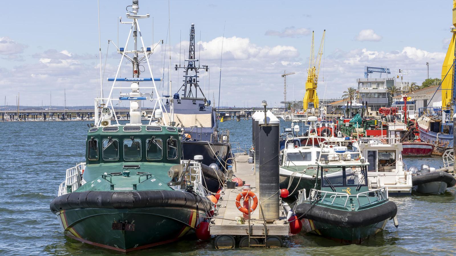 View of two Civil Guard ships this Friday, at the Llevant dock, in Huelva.